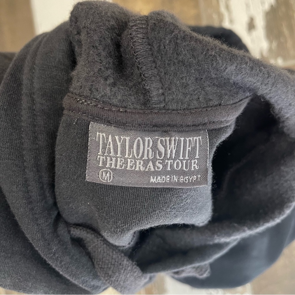 Taylor Swift The Eras Tour Black Hoodie Oversized Size Medium - Picture 4 of 4